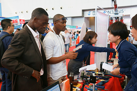 2017礦業(yè)大會德嚴(yán)科技展位.jpg 2017礦業(yè)大會德嚴(yán)科技展位.jpg