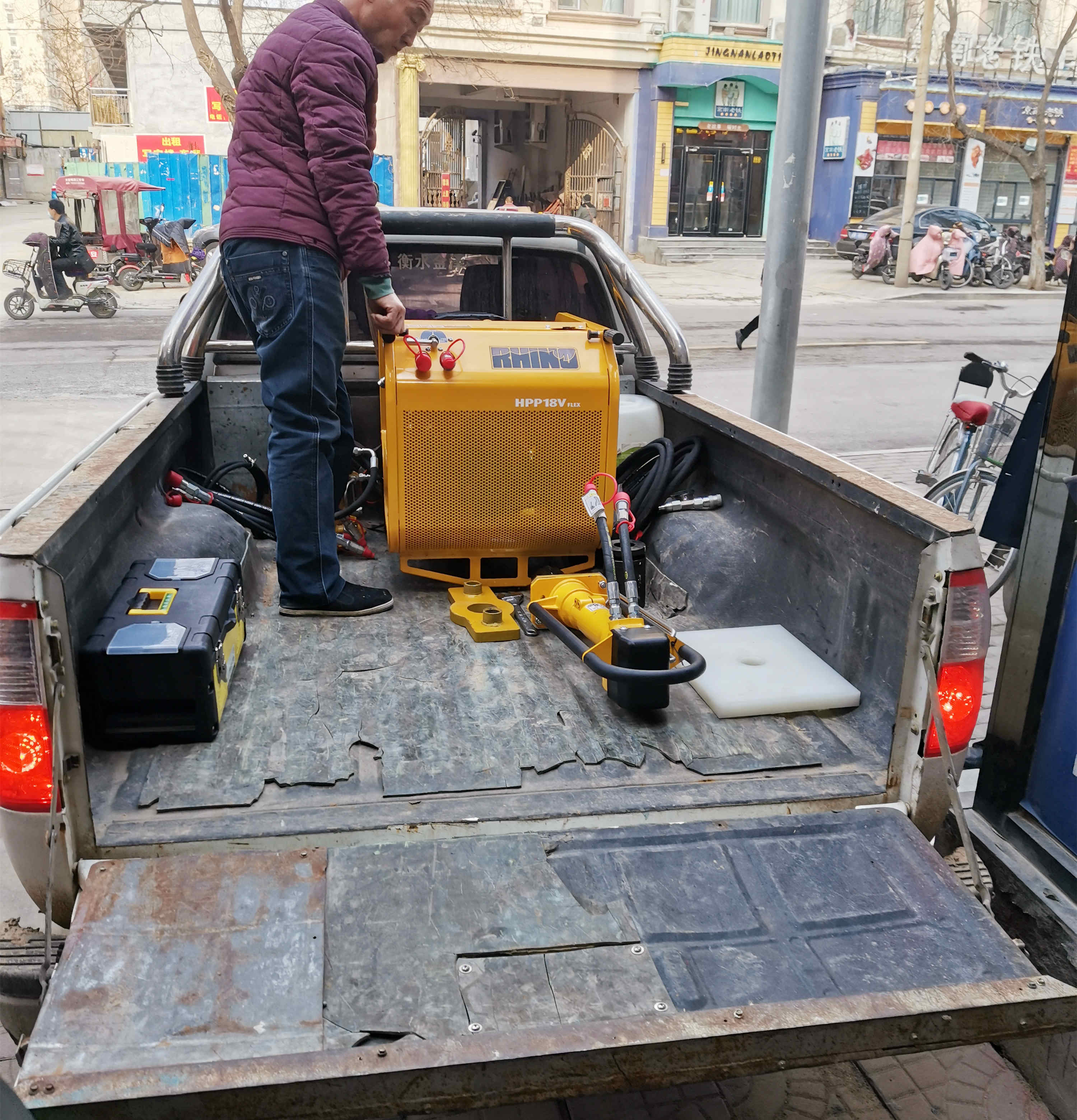 設備裝車運輸_副本.jpg 設備裝車運輸_副本.jpg