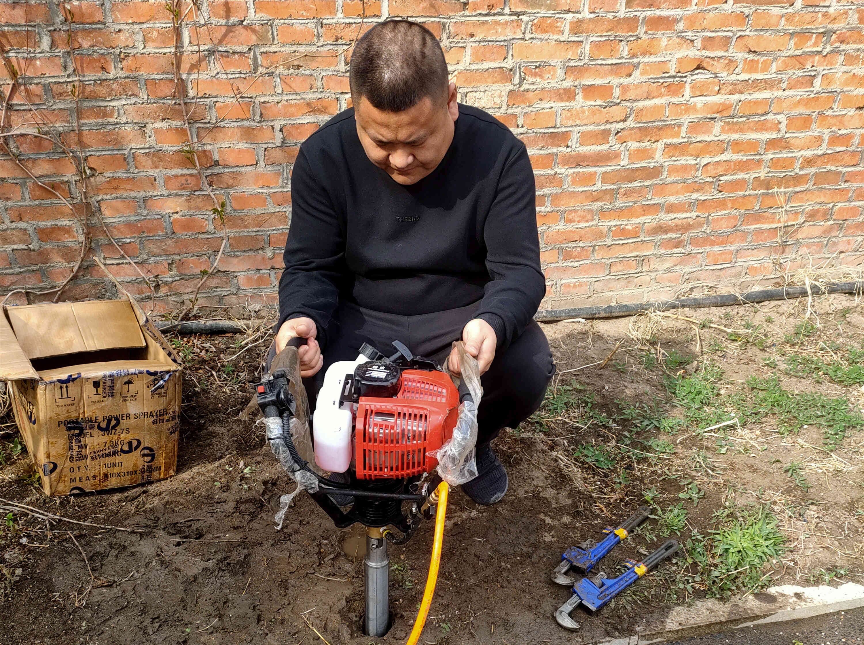 3客戶鉆進(jìn)照片_副本.jpg 3客戶鉆進(jìn)照片_副本.jpg