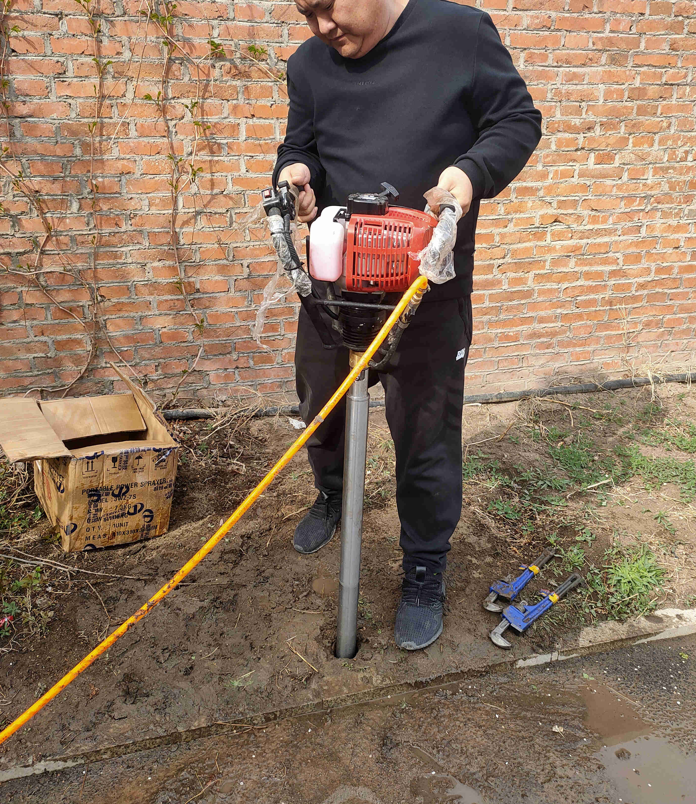 4客戶鉆進照片.jpg 4客戶鉆進照片.jpg