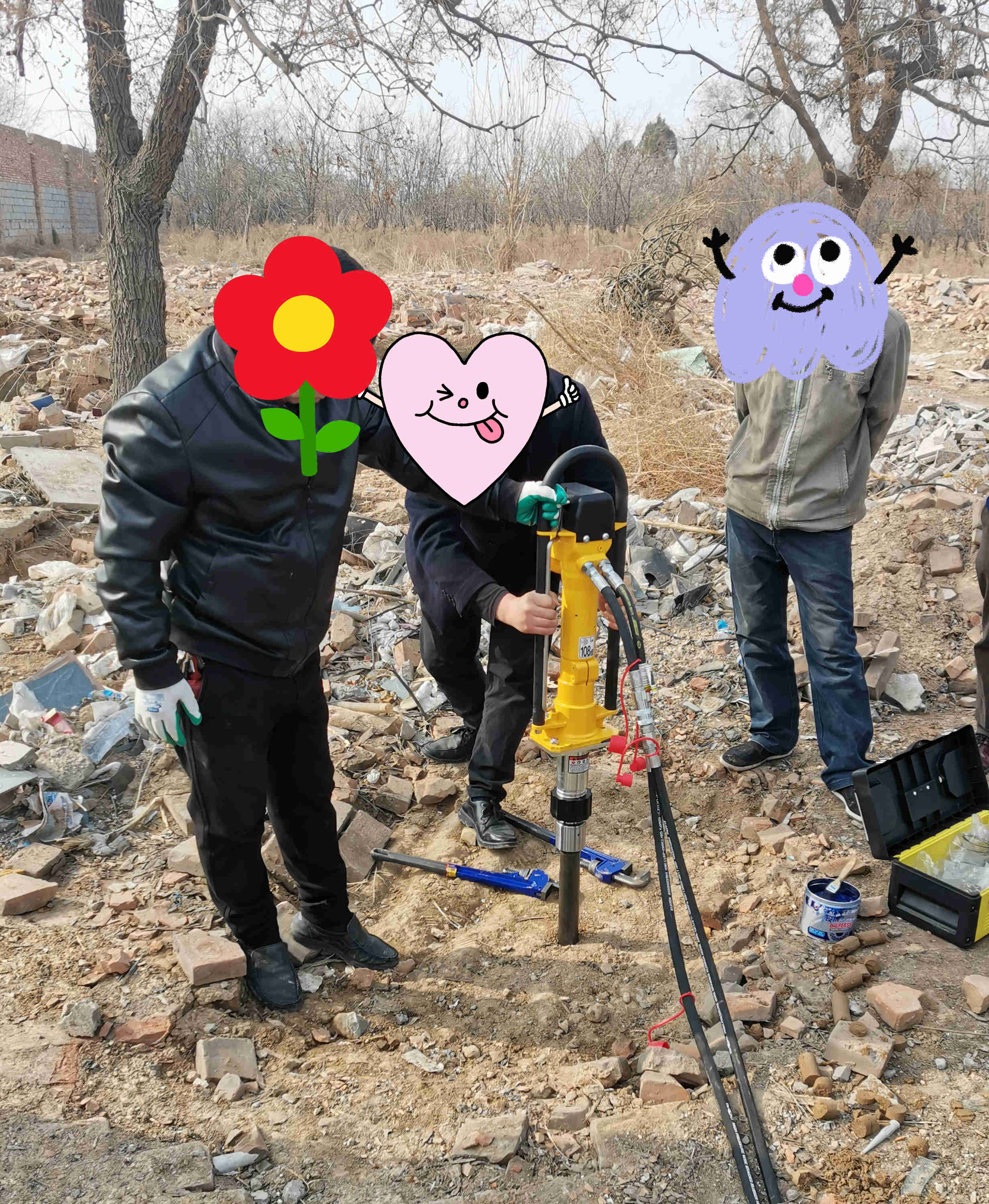 客戶操作鉆進(jìn).jpg 客戶操作鉆進(jìn).jpg