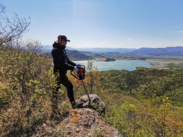 紹爾背包鉆機.jpg 紹爾背包鉆機.jpg