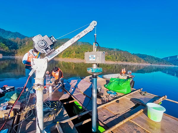 沉積物鉆機.jpg 沉積物鉆機.jpg