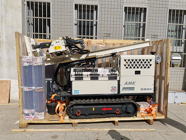 液壓直推鉆機.jpg 液壓直推鉆機.jpg