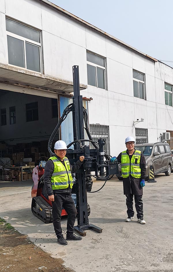 犀牛HBT取土鉆機.jpg 犀牛HBT取土鉆機.jpg