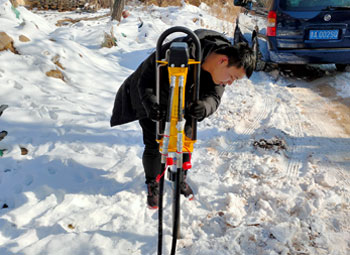美國犀牛HPD手持式取土鉆機(jī)山西太原交付使用