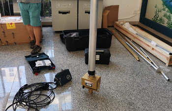 近海底泥取樣的過程 近海底泥取樣的過程