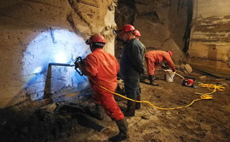 紹爾巖心鉆機(jī)取基巖