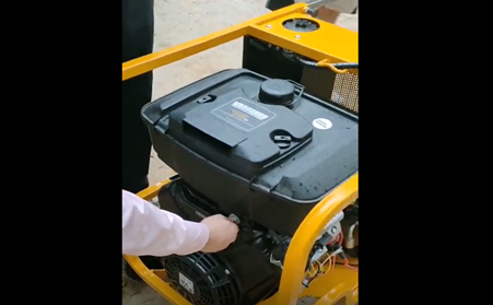 液壓犀牛鉆機提鉆展示