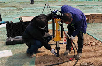 液壓犀牛鉆機場地培訓