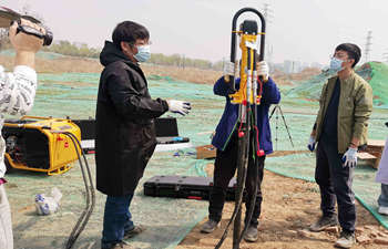 液壓取土鉆機(jī)現(xiàn)場實錄 液壓取土鉆機(jī)現(xiàn)場實錄