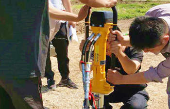 犀牛鉆機(jī)液壓款交付說明