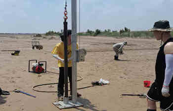 維克聲波沉積物取樣鉆機進行培訓工作