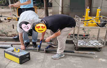 關(guān)于犀牛取土取樣鉆機(jī)的交付進(jìn)行 關(guān)于犀牛取土取樣鉆機(jī)的交付進(jìn)行