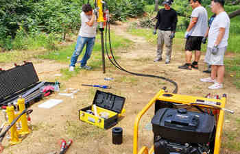 案例展示：犀牛取土鉆機(jī)的交付